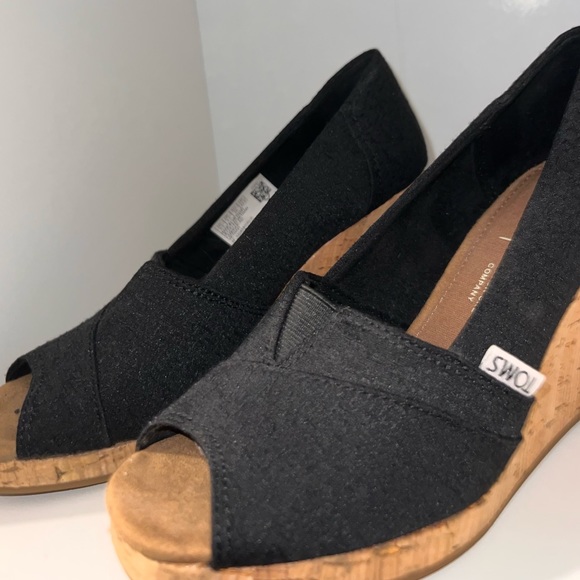 perfect condition only worn once or twice - Picture 2 of 3